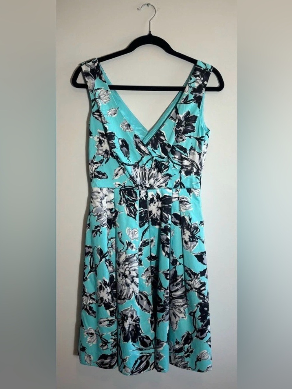 Taylor Floral Pleated Sundress – V-Neck, Turquoise Black White Print, Size 2